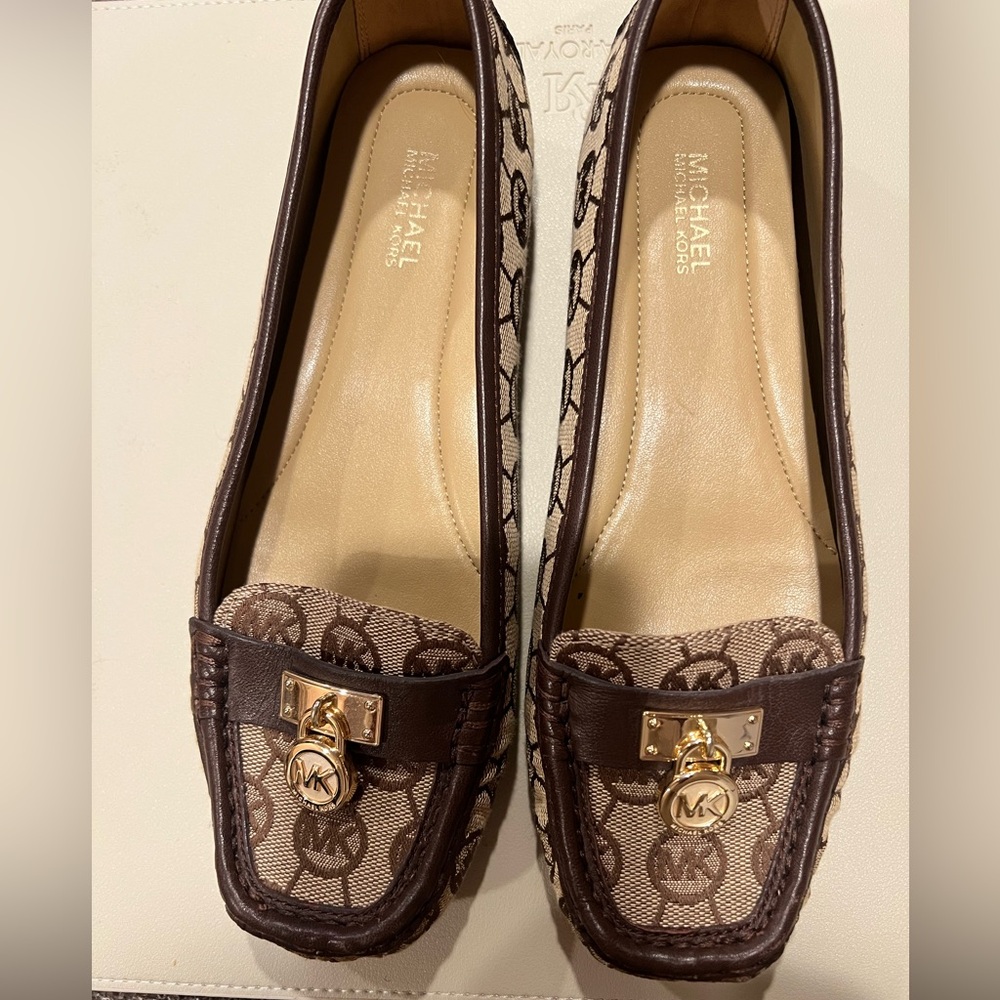 Michael Kors MK Women’s Signature Hamilton Padlock Shoes 6M